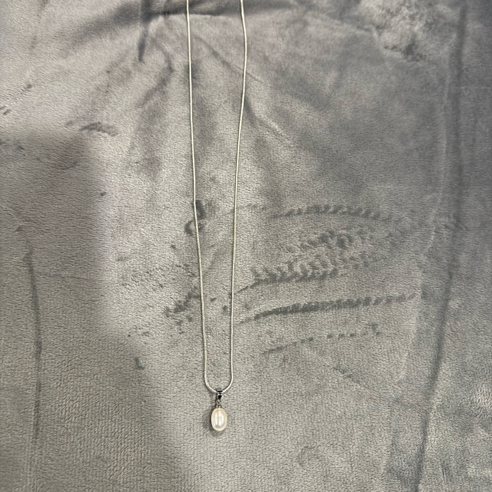 Freshwater pearl on sterling silver chain. Beautiful!